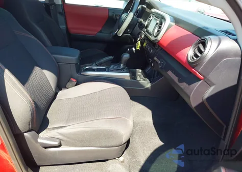 2017 Toyota Tacoma Sr5 V6 z USA, uszkodzony, nr VIN 5TFAZ5CN8HX049738